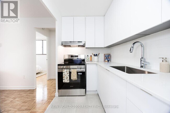 Photo du bâtiment - 101 Roehampton Ave