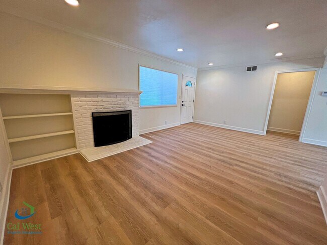 Foto del edificio - $4,750 - Beautiful 3 Bed/2 Bath in Cambrian neighborhood-Pets possible with approval