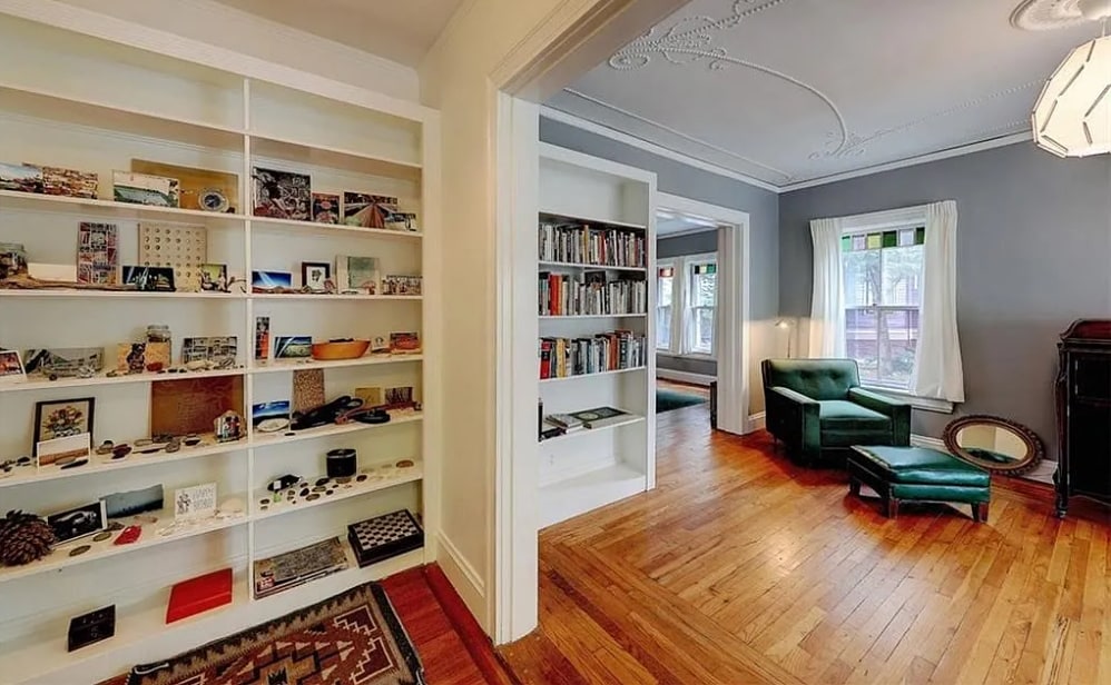 Entryway & Living - 24 Whitmarsh St