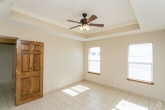 Building Photo - 16140 Rolling Meadows Dr