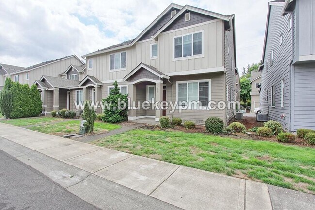 Foto del edificio - 3 Bed, 2.5 Bath Townhome with Upstairs Office or Tech Room