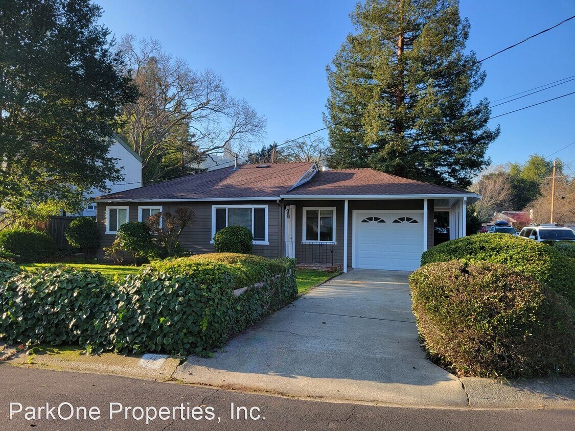 Foto principal - 3 br, 1 bath House - 11 Manzanita Ct