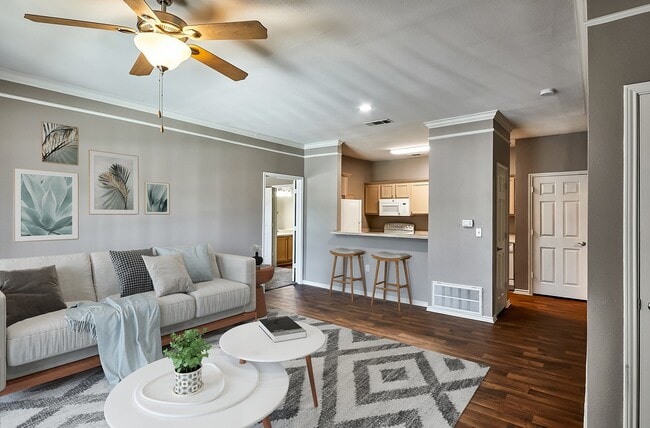 Building Photo - Creekwood Place