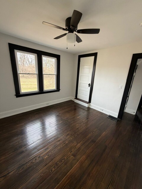 Foto del edificio - 10272 Burlington Rd