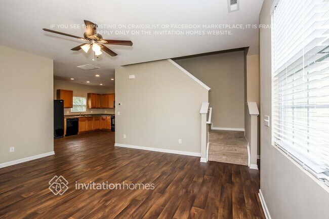 Foto del edificio - 4007 Blue Stream Ln