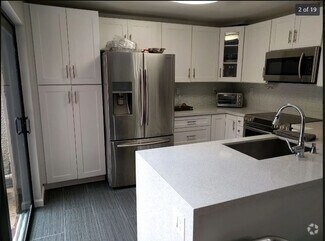 Building Photo - 4722 SW 67th Ave