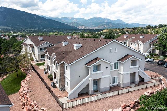 Foto del edificio - 3875 Strawberry Field Grove