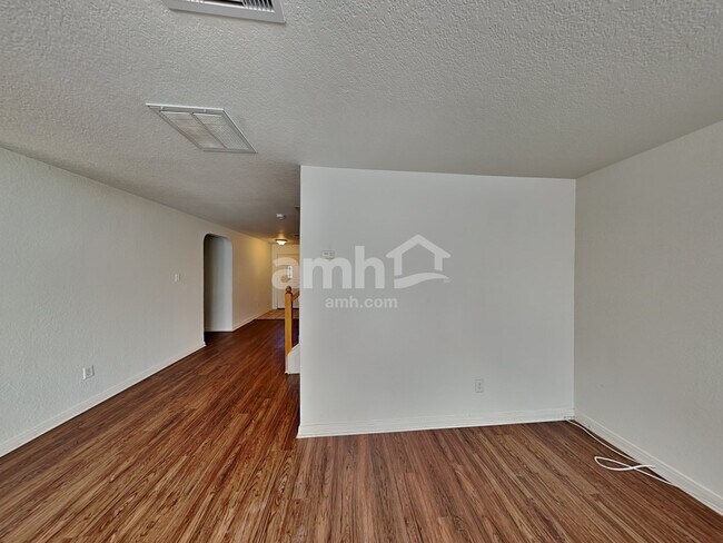 Building Photo - 4720 Bent Elm