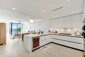 Building Photo - 1116 N Ocean Blvd