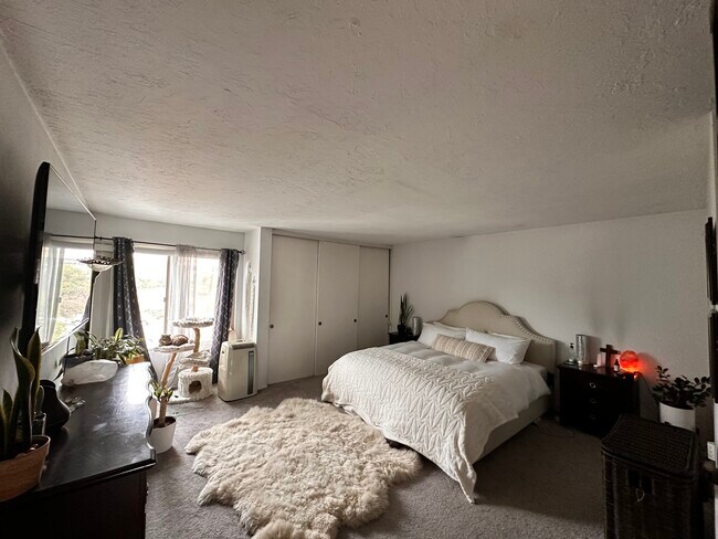 Foto del edificio - 4128 Mount Alifan Pl