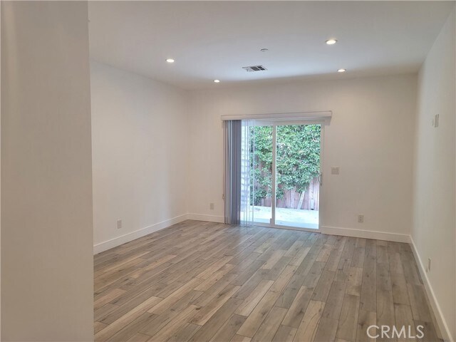 Foto del edificio - 5726 Cartwright Ave