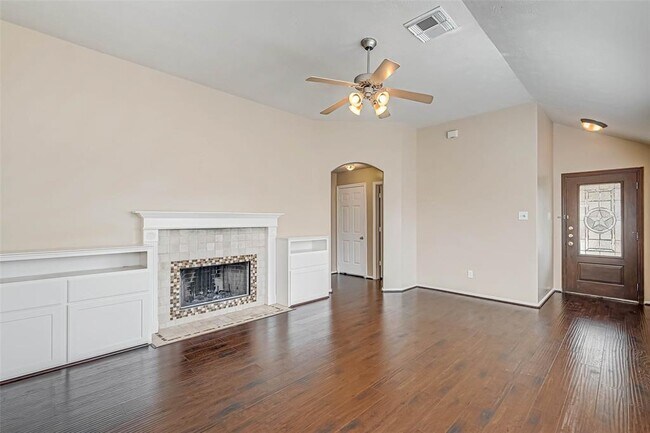 Building Photo - 4727 Wind Trace Dr