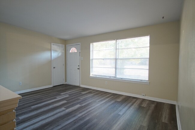 Building Photo - Pet-friendly 3/2 Updated home in the heart...