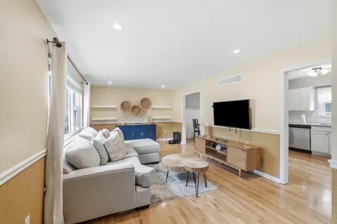 Foto del edificio - 14 Hillside Ave