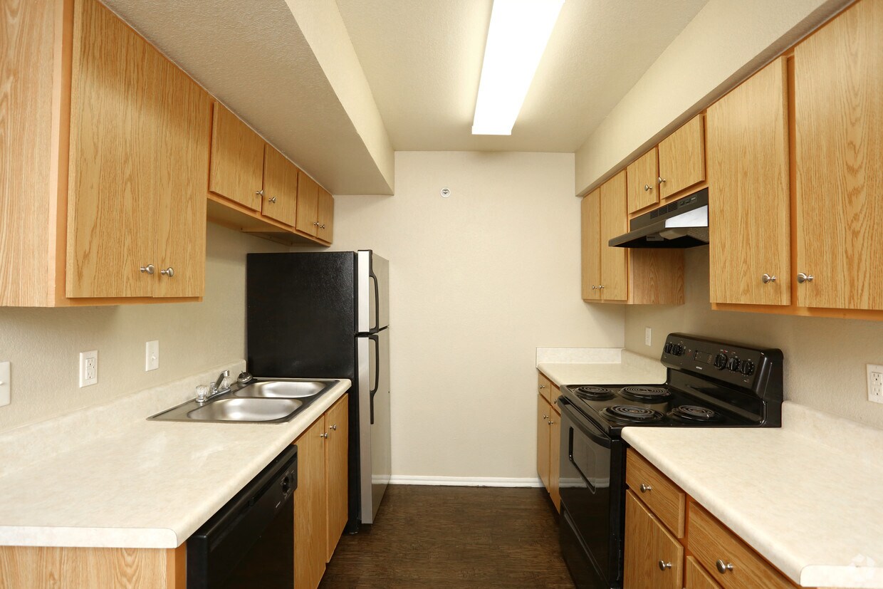 The Summit Apartments Edmond, OK