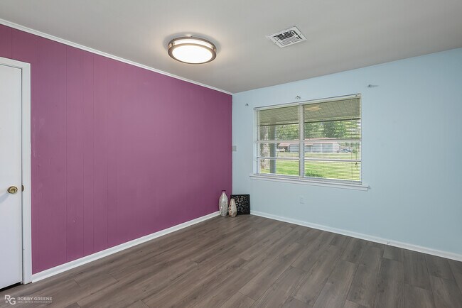 Foto del edificio - 633 W McKinley Ave