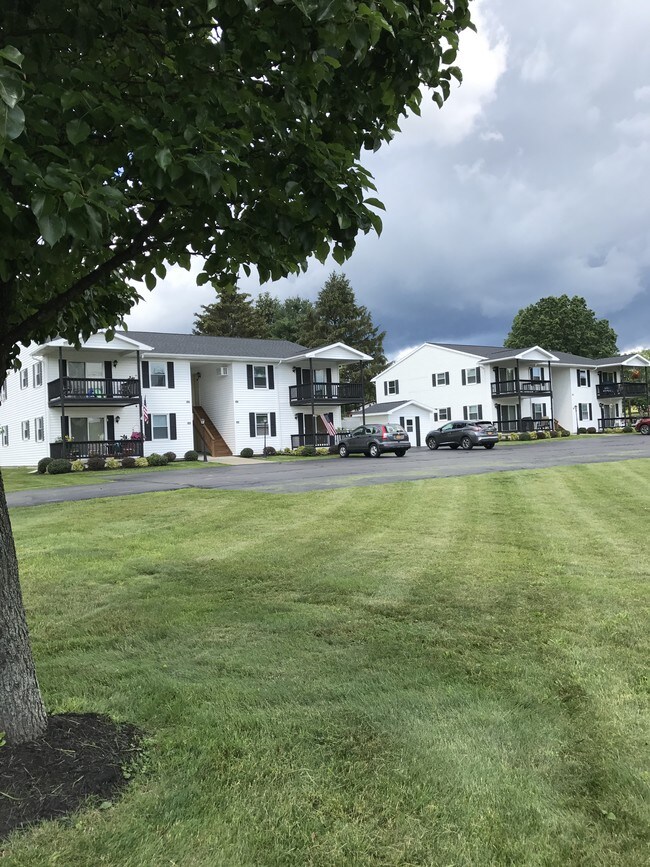 1012 Hillcrest Rd Unit 4D, Elmira, NY 14905 Apartment for Rent in