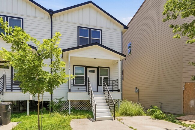 Building Photo - 2218 Bringhurst St
