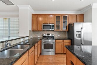 Building Photo - 3334 Clearview Villa Way