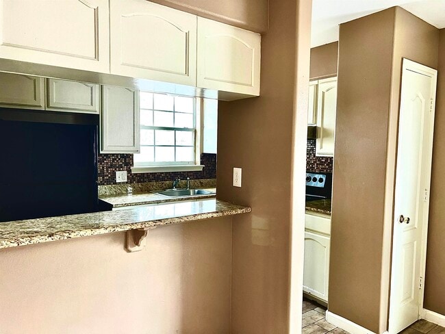 Building Photo - 3110 Cuernavaca Dr