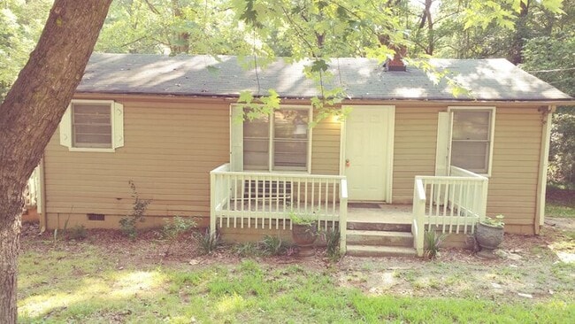 Building Photo - Three Bedroom House in Town of Ranlo, NC