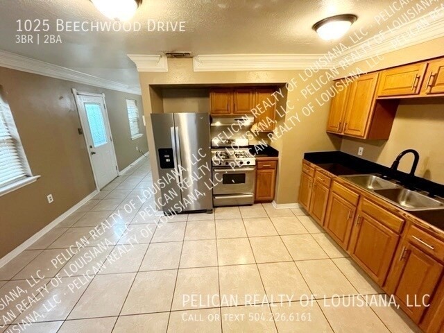 Foto del edificio - 1025 Beechwood Dr