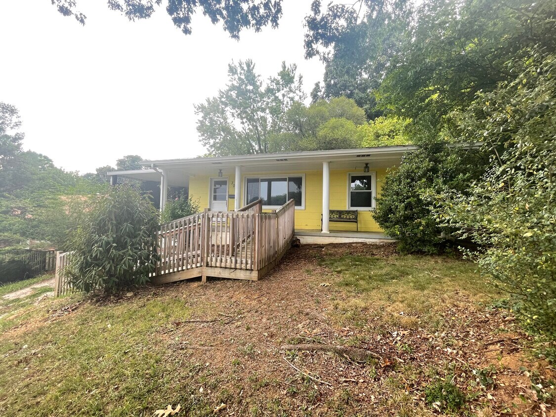 Primary Photo - 309 Mullins St