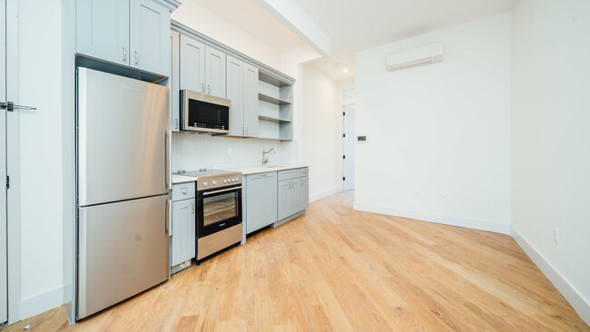 Building Photo - 677 Vanderbilt Ave