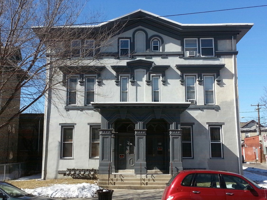 Primary Photo - 909 - 911 Dekalb St