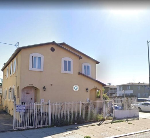 Primary Photo - 7118 S Denker Ave