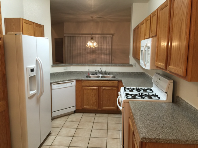 Building Photo - 2052 Jade Creek St