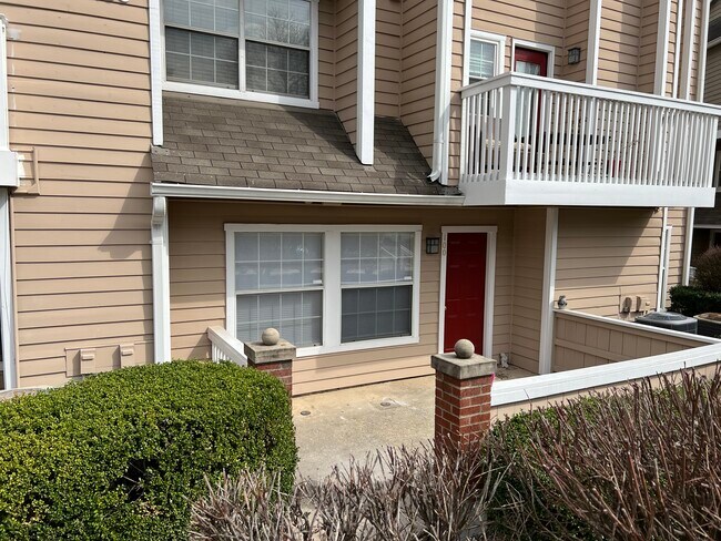 Foto del edificio - 5700 Chapman Mill Dr