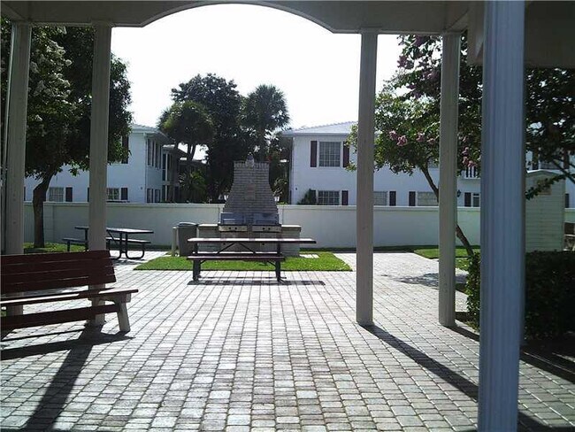 Foto del edificio - 6750 NE 21st Rd