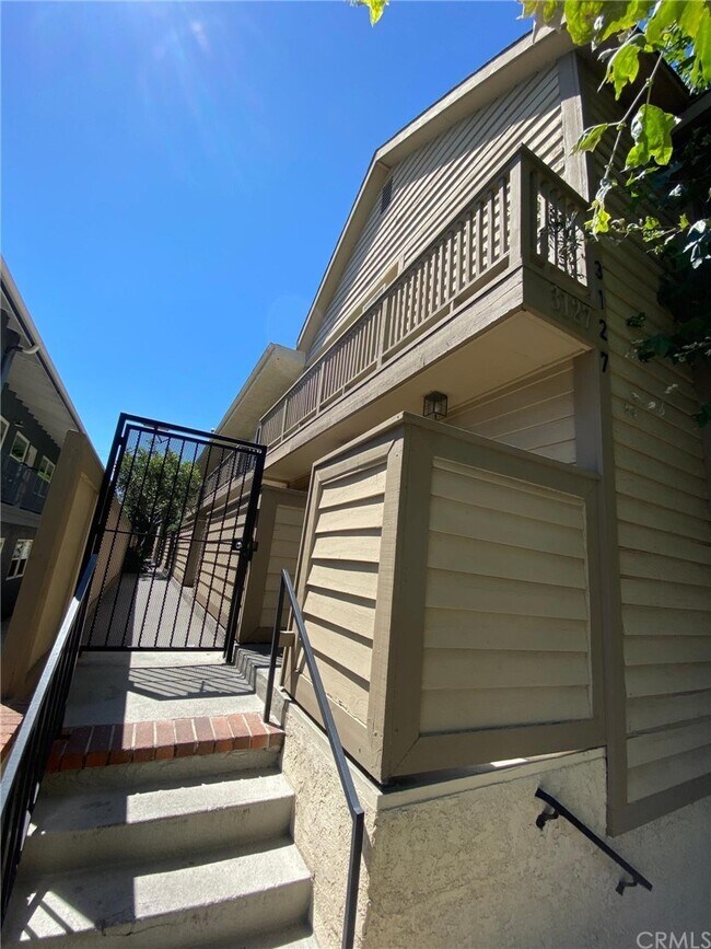 Foto del edificio - 3127 Bagley Ave