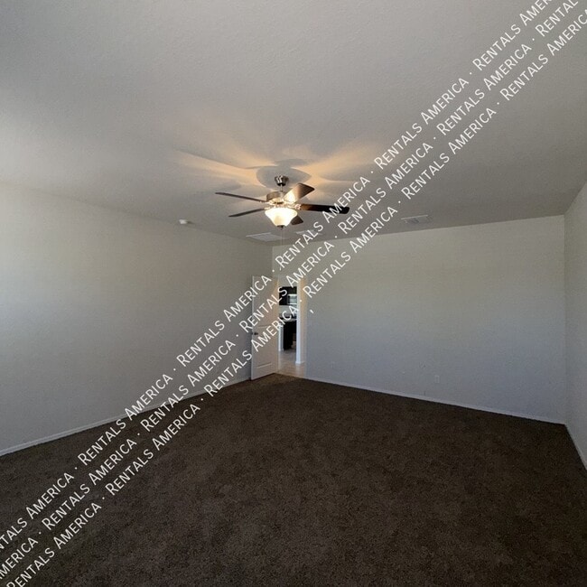 Building Photo - 1038 W Castle Ct