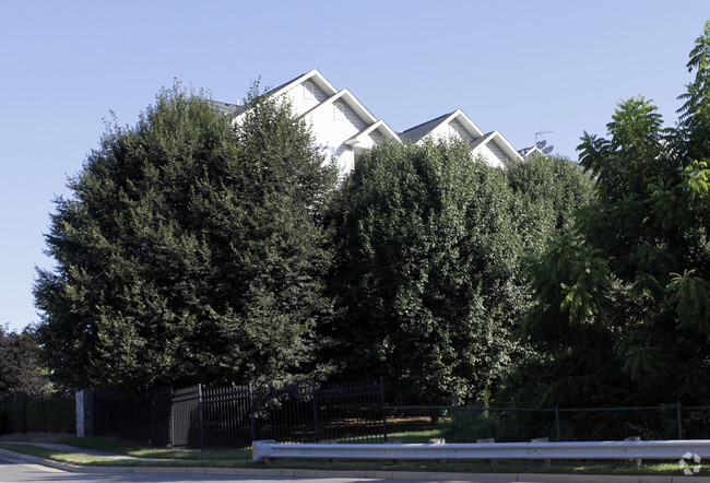 Foto del edificio - The Gates Of McLean