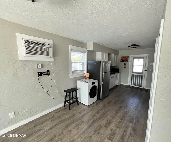 Foto del edificio - 515 Frances Terrace