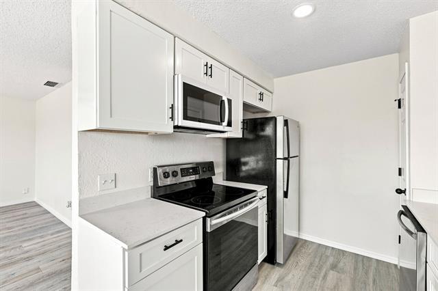 Foto del edificio - 8137 Foxfire Ln