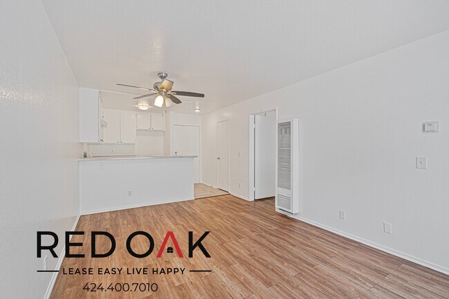 Building Photo - SENIOR HOUSING! 55+ Welcoming One Bedroom ...