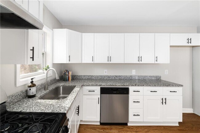 Foto del edificio - 1338 Elizabeth Ave SW