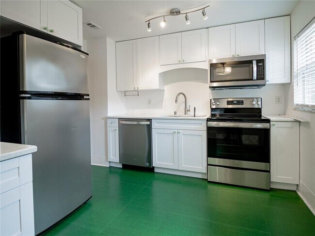 Foto del edificio - 710 NE 8th Ave