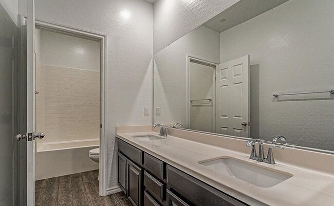 Building Photo - Gated 2 Story Home in Henderson