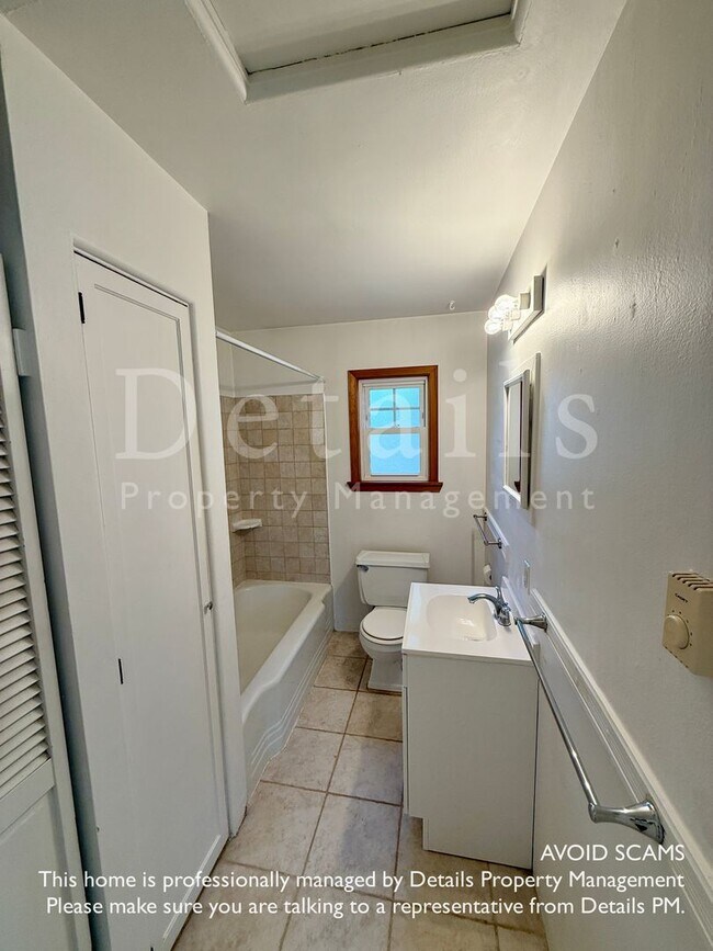 Foto del edificio - Adorable 2 BR home in Manette with View!