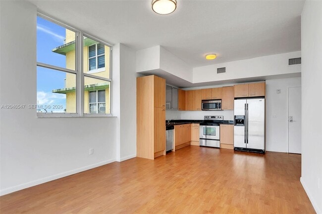 Building Photo - 1350 NW 8th Ct