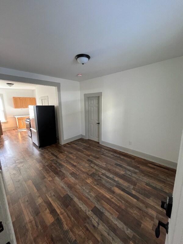 Building Photo - 40 Garnet St