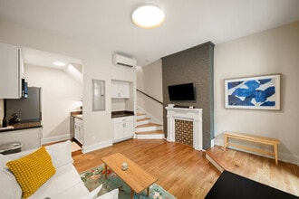 Building Photo - 1918 Vine St