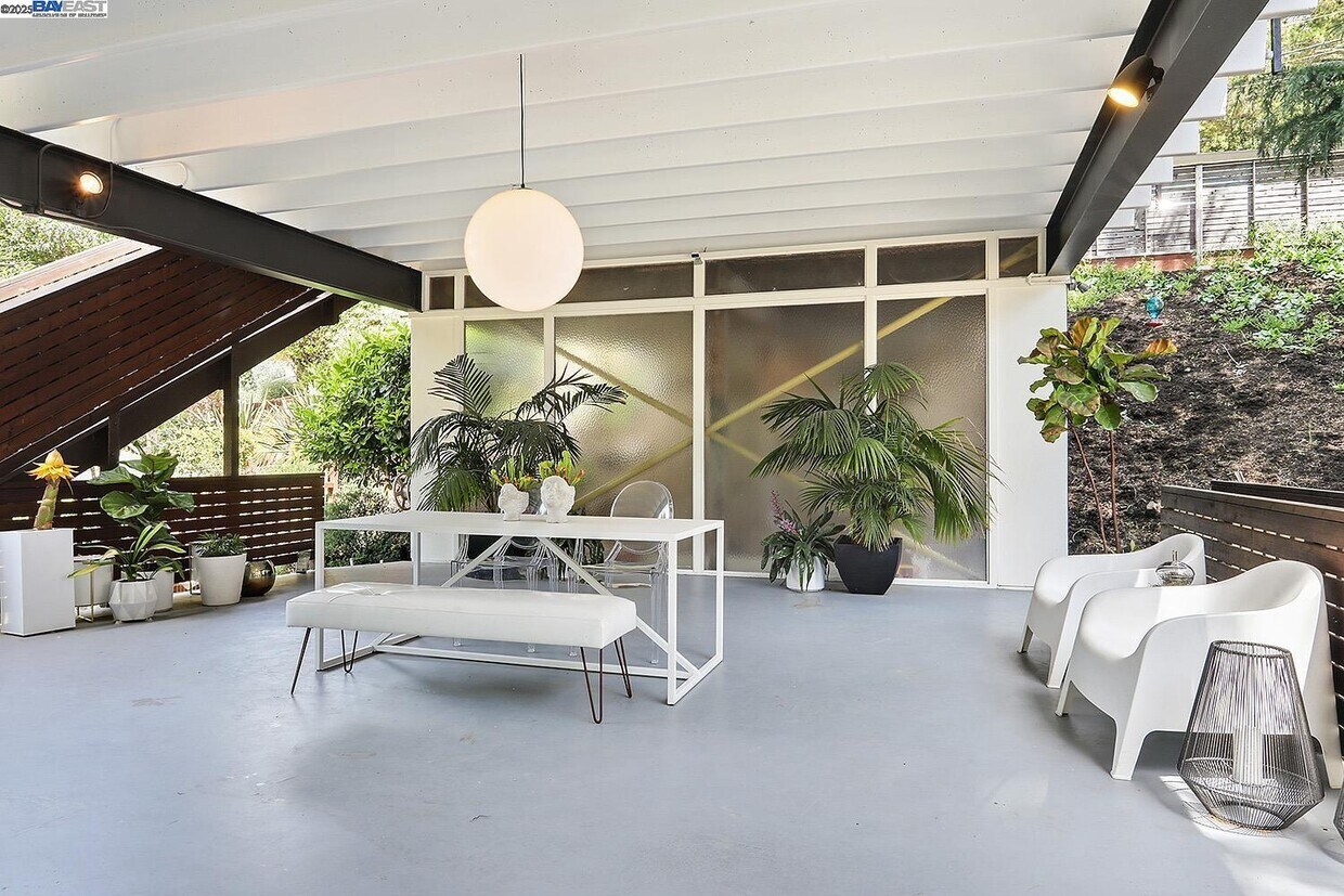 Foto principal - 6624 Saroni Dr