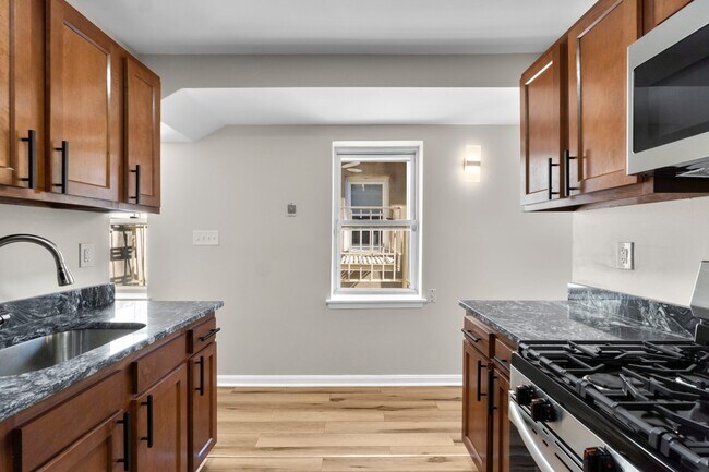 Foto del edificio - 2027 E Baltimore St