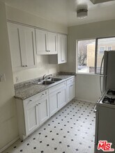 Building Photo - 747 S Curson Ave