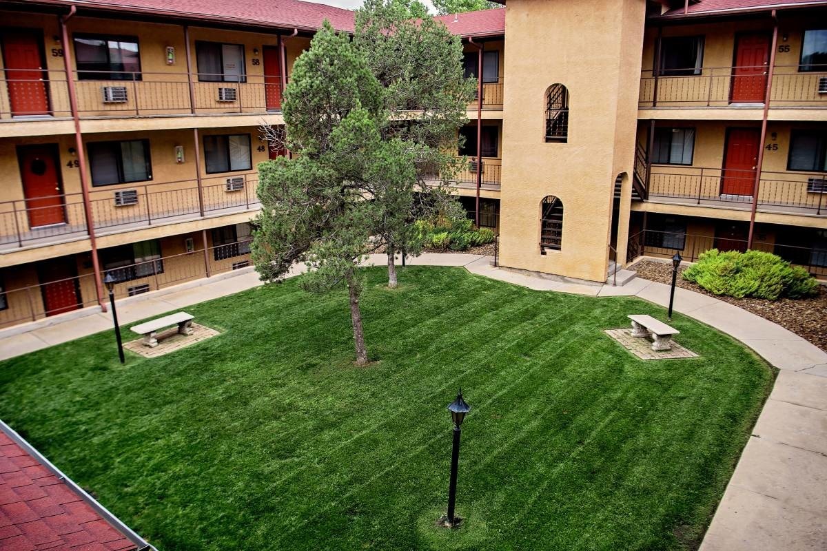 Primary Photo - 2027 Acero Ave